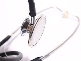 انتقاد از کمبود خدمات پزشکی در مناطق محروم کشور پزشک