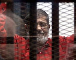 لباس قرمز اعدام بر تن مرسی + تصاویر لباس اعدام مرسی