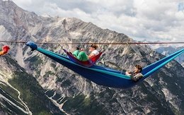 خوابیدن بین زمین و آسمان 