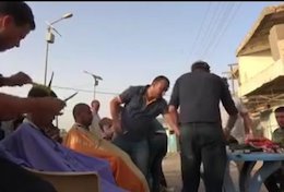 آرایشگاه وسط مبارزه با داعش+عکس آرایشگاه وسط مبارزه با داعش