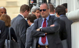 فرار به جلو، سیاست تازه کاخ سفید/ مگر بیانیه «لوزان» چرک نویس نبود؟ ورود به محل مذاکرات