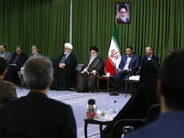 شعر شرافتمندانه در دعوای حق و باطل بیطرف نیست/ امروز هر شعری بر ضد ظلم مصداق شعر حکمت آمیز است رهبری/1