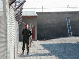 سرباز عراقی نماز جماعت را با تمرین کاراته اشتباه گرفت عراقی43