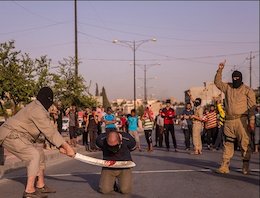 گردن زدن ۳ مرد توسط داعش+تصاویر(۱۸+) گردن زدن توسط داعش