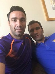 نکونام و سرباز فراری در خیابان های دوحه/عکس نکونام و پولادی