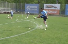 قدرت پای فوتبالیست برزیلی!/عکس قدرت پای فوتبالیست برزیلی