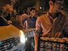  توزیع افطار توسط دانشجویان دانشگاه هنر میان کارتن‌ خواب‌های پایتخت 