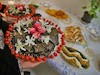 توزیع افطار توسط دانشجویان دانشگاه هنر میان کارتن خوابهای پایتخت