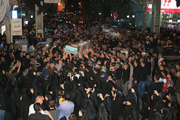 مراسم وداع و تشییع پیکر چهار شهید غواص دفاع مقدس با حضور مردم مومن و انقلابی ورامین برگزار شد و وارثان قیام ۱۵ خرداد بار دیگر حماسه آفریدند. تشییع شهدای گمنام ورامین