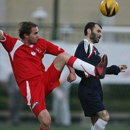 دهنمکی با لباس فوتبال!+عکس  ده نمکی