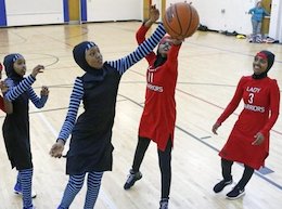 طراحی لباس ورزشی برای دختران محجبه آمریکایی+تصاویر طراحی لباس ورزشی برای دختران محجبه