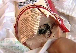 سوسیس با موش مرده اضافه!+تصاویر  سوسیس با موش مرده اضافه