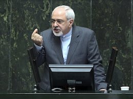 عدم لغو سفر به فرانسه در اعتراض به توهین نشریه فرانسوی «ظریف» را به مجلس کشاند ظریف در مجلس