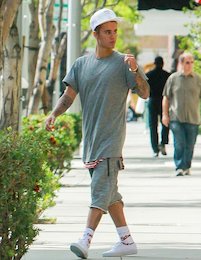 خواننده معروف وسط اجرا قهر کرد و رفت!+عکس  جاستین بیبر