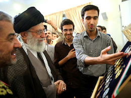 کسب رتبه های برتر علمی نشانه استعداد و پیشرفتهای علمی فرزندان انقلاب است/ این پیشرفتها به قدرت و اقتدار درونی کشور میافزاید دیدار بسیجیان مدال آور المپیادهای علمی با رهبری