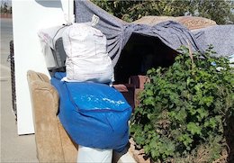 خانواده بی خانمانی بهشت زهرا جز «نان» چیزی برای خوردن ندارند+عکس خانواده بی خانمان