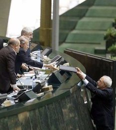 اولین گزارش کمیته بررسی تخصصی نمایندگان با عنوان "واکاوی برجام"منتشر شد + جداول  ظریف//