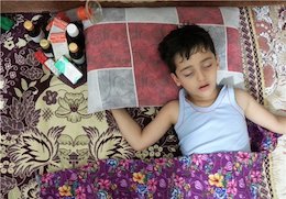 زندگی دردناک خانواده یک زندانی+عکس زندگی دردناک خانواده یک زندانی