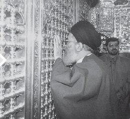 رهبر انقلاب در حرم حضرت عبدالعظیم/عکس رهبر انقلاب در حرم حضرت عبدالعظیم