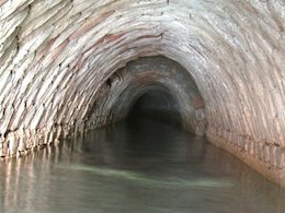 دولت مکلف به ارائه کمک های بلاعوض برای نوسازی قنوات و احداث سدهای معیشتی شد
 قنات43