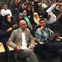 امان از محبوبیت!/دو عکس یادگاری همزمان+عکس فردوسی پور