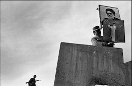 روز پیروزی و  شخصیت هایی که از راه رسیدند ؛ تلاش ها برای سرقت انقلاب آغاز می شود ! آیت الله شریعتمداری