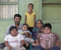 مشکلات یک خانواده چاق!+تصاویر چاق ترین خانواده دنیا