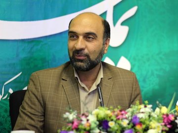 سرمایهگذاری خارجی در کشور فقط با سمتوسوی بومیسازی علوم و اشتغال کارگر ایرانی باشد/ اجازه ندهیم اقتصاد ما تحت سیطره استکبار جهانی و اروپا قرار گیرد/ معتقد به افزایش ناگهانی درصد سهام بانکهای خارجی نیستم محسن صرامی فروشانی/*