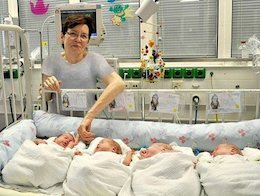 زن ۶۵ ساله ۴ قلو به دنیا آورد! +عکس  زن 65 ساله 4 قلو به دنیا آورد