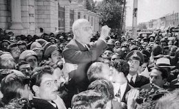 تحلیل رهبر انقلاب از شکست نهضت ملی/ تجربه مصدق را تکرار نکنیم کودتای ۲۸ مرداد