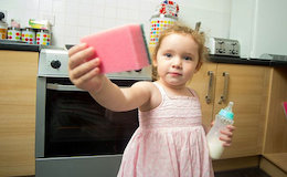 دختربچه همهچیز خوار! + تصاویر  دختربچه همه چیزخوار