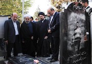 روحانی بر مزار شهید تهرانی مقدم