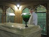 رهبر انقلاب در زیارت امام رضا(ع)