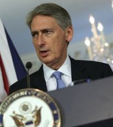 هاموند: بازگشایی سفارت بهمعنای کاهش فشار بر ایران نخواهد بود  هاموند//