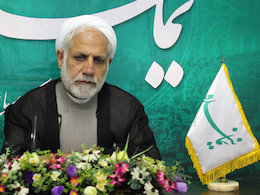 کنار آمدن با آمریکا مشکلات ایران را حل نمیکند/ برخی آگاهانه چهره آمریکا را بزک میکنند وحید احمدی/*