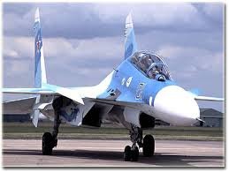 روسیه بمب افکن آمریکایی را در مرزهایش تعقیب کرد جنگنده سوخو 30