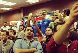 بزرگترین سلفی فوتبالی در ورزشگاه آزادی +عکس بزرگترین سلفی فوتبالی در ورزشگاه آزادی