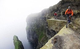 عقل نباشد جان در عذاب است! /عکس دوچرخه سواری