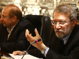 دو گزینه برای جایگزینی محسن رضایی در جبهه ایستادگی
 لاریجانی و قالیباف