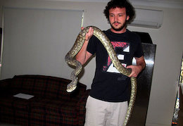 مار ۳ متری در دستشویی فرنگی!/عکس مار پیتون