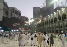 غرامت جانباختگان حادثه مکه پرداخت میشود  لحظه سقوط بالابر در مسجدالحرام