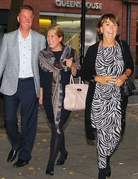 سرمربی منچستریونایتد و همسرش/عکس فن خال و همسرش