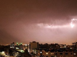 اعلام آمادهباش به شرکتهای برق تهران/ احتمال بازگشت طوفان به تهران رعد و برق