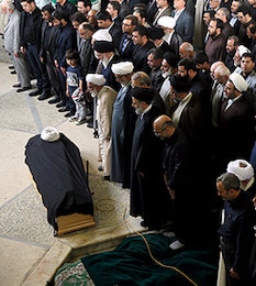 گزارش کامل مراسم تشییع پیکر آیتالله خزعلی/ تشییع مجاهد فیسبیلالله بر دستان مردم حزبالله اقامه نماز بر پیکر آیت الله خزعلی//