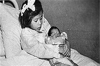 جوانترین مادر تاریخ+تصاویر دختری که در 5 سالگی مادر شد