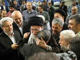 جانبازان گویای جنایات قدرتهای حامی صدام هستند/ صبر همسران جانبازان یک جهاد و حماسه است رهبری-جانبازان