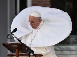 پاپ: حملات پاریس مقدمۀ جنگ جهانی سوم است پاپ فرانسیس43