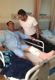 عابدزاده بر بالین قلیچ/عکس عابدزاده و وحید قلیچ