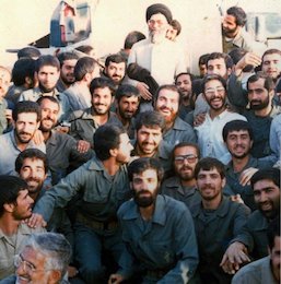 سلفی دسته جمعی با رهبر انقلاب/عکس  سلفی دسته جمعی با رهبر انقلاب