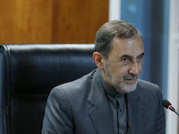 سمپاشیهای انگلیسی چهره درخشان امام خمینی را مخدوش نمی کند ولایتی